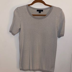 Short sleeved sweater